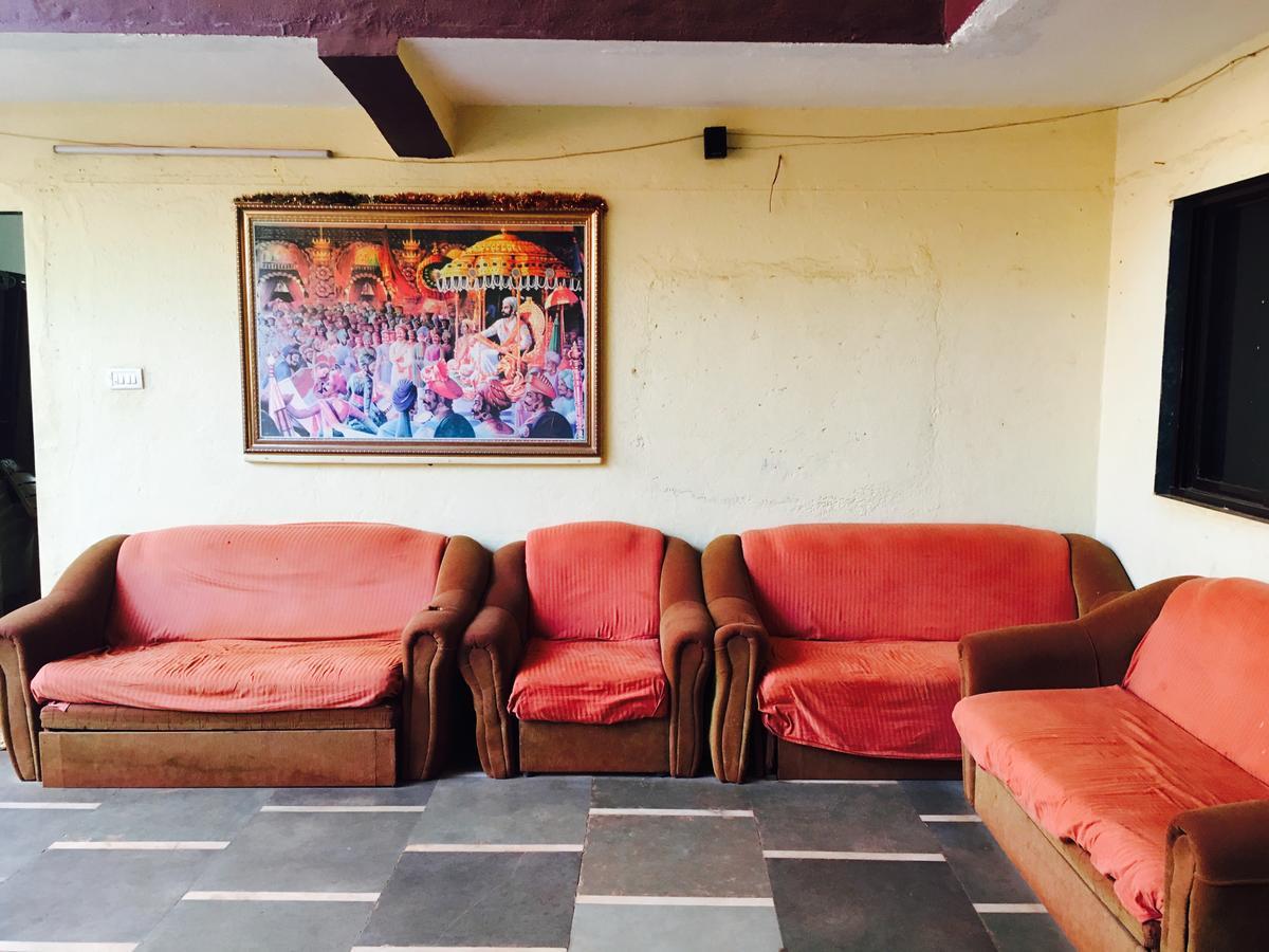 Hotel Madhumalti Matheran Esterno foto
