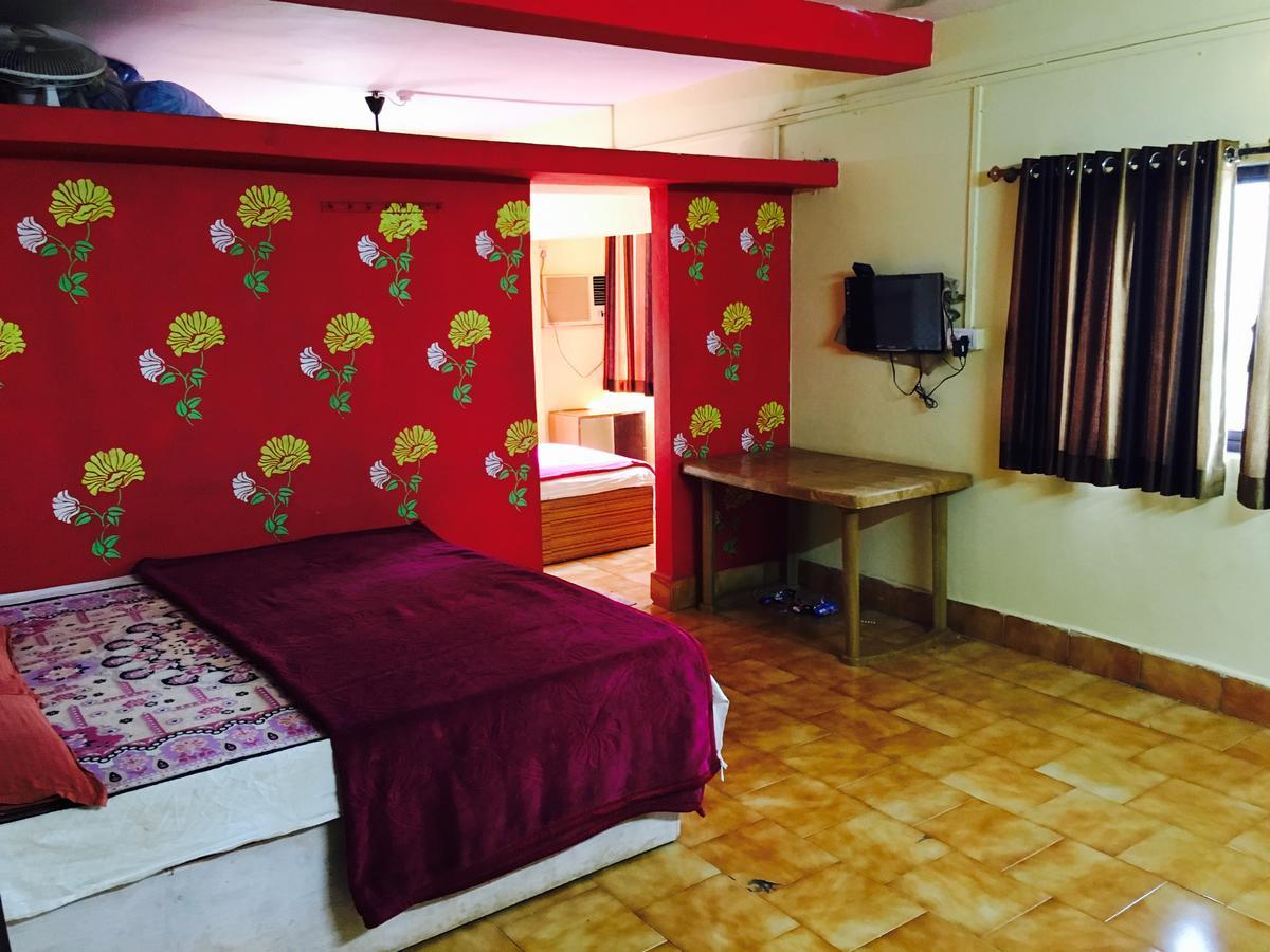 Hotel Madhumalti Matheran Esterno foto