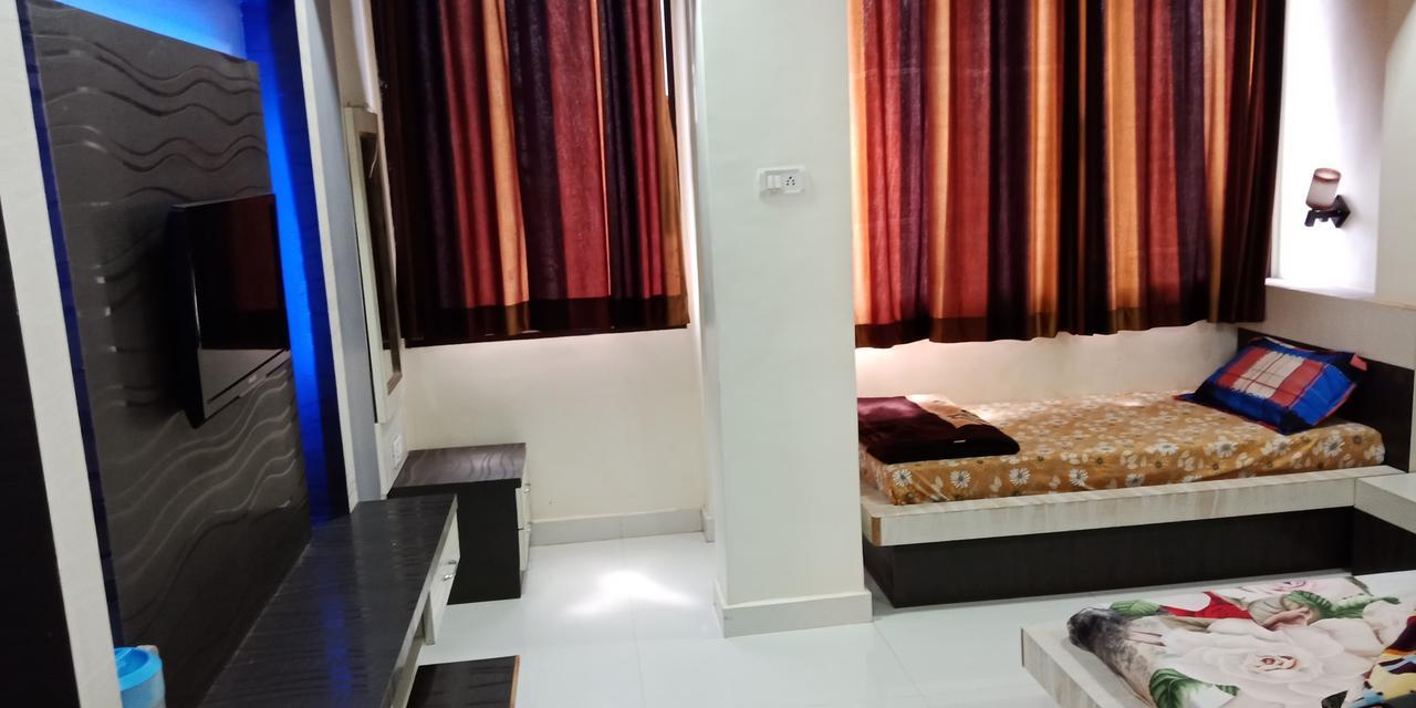 Hotel Madhumalti Matheran Esterno foto
